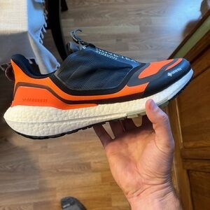 Mens adidas ultraboost 22 GTX (GX9126) no box size 11.5